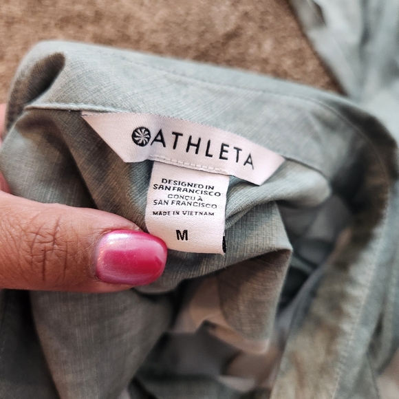 ATHLETA Urbanite Top Long Sleeve Button Up Shirt Size Medium - Picture 5 of 7